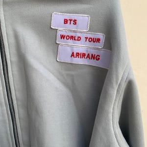 BTS World Tour [ARIRANG]Hoodie - Heather Gray bild 8