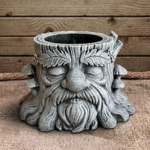 Green Man Planter Garden Face Pot Sculpture Outdoor Beautiful Head Statue Mythical Flower Pot Yard Art Garden Ornament Unique Cute Gift Idea