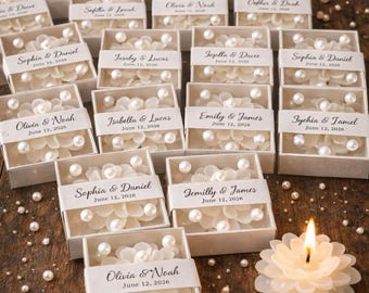 Minivelas personalizadas para bodas, recuerdos de boda para invitados al por mayor, recuerdos para despedidas de soltera, decoración rústica para bodas, vela floral con perlas.