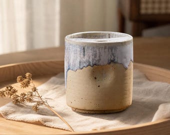 Tazza da viaggio in ceramica fatta a mano con coperchio beccuccio, 473 ml, ideale come regalo per gli amanti del caffè.