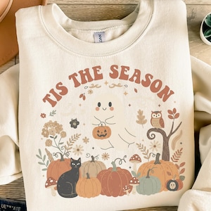 Es la temporada de Halloween SVG PNG, Lindo diseño de fantasma calabaza otoño, Gato negro búho hongo arte digital otoño, Archivo de manualidades retro de temporada espeluznante