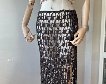Falda pareo de encaje de ganchillo negro hecha a mano, estilo bohemio para la playa, con lazo lateral ajustable.