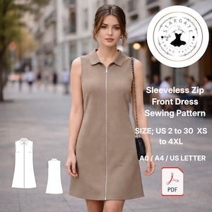 Könnte beinhalten: Eine weiße Keramik-Tasse mit schwarzem Henkel und dem Text "But First, Coffee" in fetter, schwarzer Schrift. Die Tasse steht vor einem verschwommenen Hintergrund. Die Tasse ist etwa 10 cm hoch.