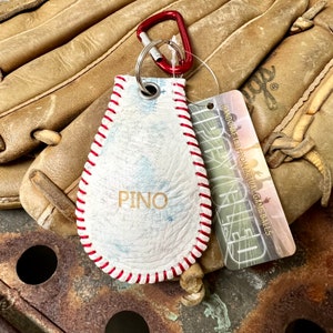 Personalized Bag Tag, Baseball Bag Tag, Baseball Leather Keychain, Baseball Team Gift, Custom Name Keychain, Backpack Luggage Tag Graduation