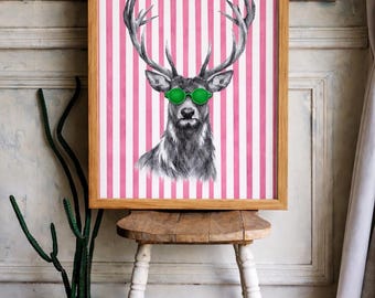 Imprimé cerf avec lunettes de soleil vertes, rayures roses, art mural animalier moderne (téléchargement numérique)
