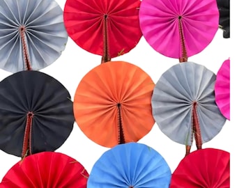 abanicos de colores lisos / abanicos con estampado africano / abanicos de Ghana