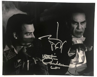 Foto brilhante 8x10 autografada por Johnny Depp e Martin Landau do filme "Ed Wood", com certificado de autenticidade incluso.