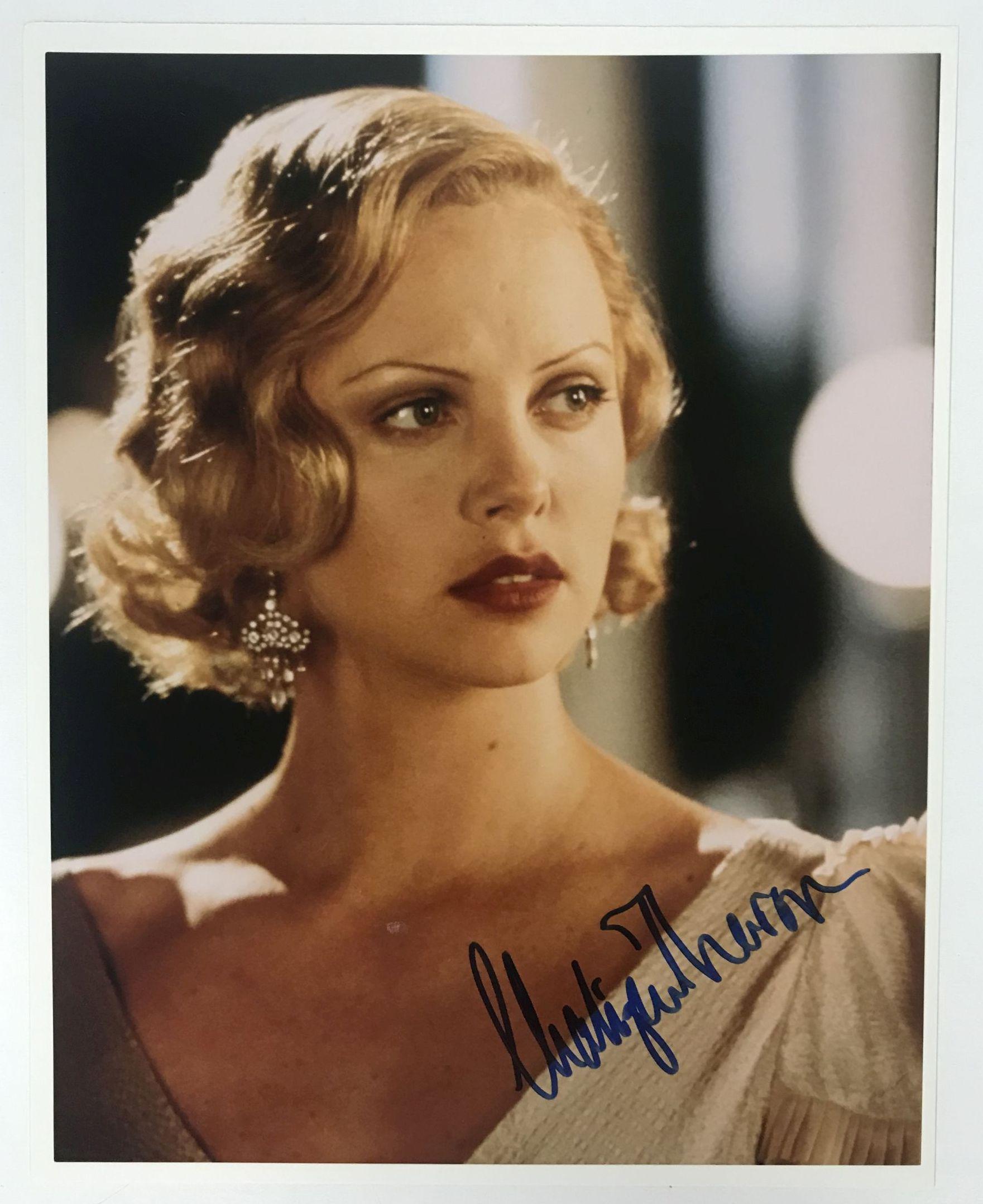 シャーリーズ・セロン プリントサイン入り 事務所公式ポートレート Charlize Theron Signed - Etsy