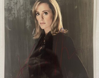 Fotografía brillante de 8x10 pulgadas autografiada por Kim Raver en la película "24". Incluye certificado de autenticidad.