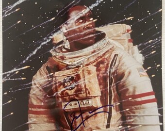 Fotografía brillante de 8x10 pulgadas autografiada por Don Cheadle de "Misión a Marte", con certificado de autenticidad incluido.