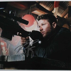 Foto lucida 11x14 autografata da Ryan Phillippe, Shooter, certificato di autenticità incluso