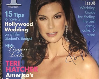 Revista "I" completa firmada por Teri Hatcher, certificado de autenticidad incluido.