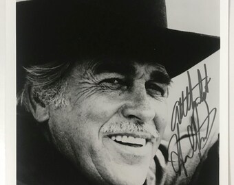 Foto vintage autografada de Howard Keel, tamanho 8x10, com certificado de autenticidade incluso.