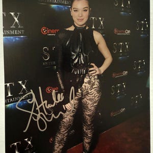 Hailee Steinfeld Autograph - Etsy