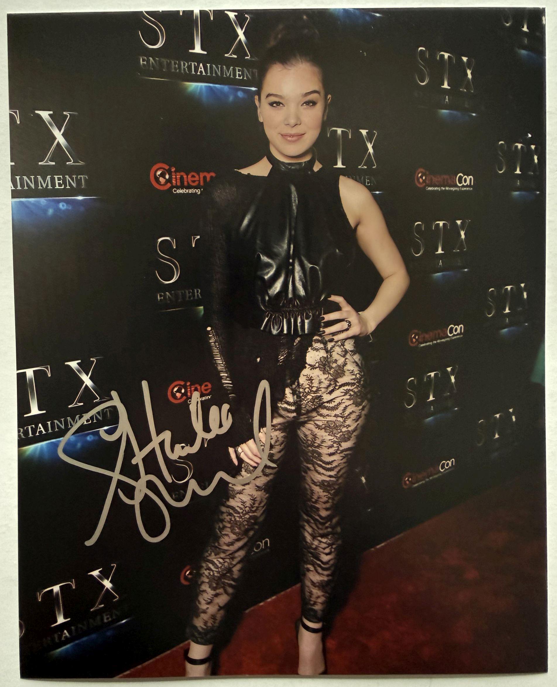 Hailee Steinfeld Autograph - Etsy