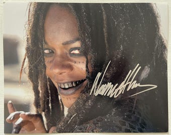 Fotografía brillante de 8x10 pulgadas autografiada por Naomie Harris de "Piratas del Caribe", con certificado de autenticidad incluido.
