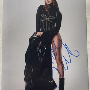 Hailee Steinfeld Autograph - Etsy