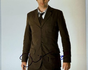 Foto brillante de 8x10 de Dr. Who autografiada por David Tennant, incluye certificado de autenticidad.