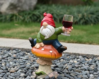 Estatua de gnomo de jardín caprichosa: adorno de jardín pintado a mano con forma de copa de vino.