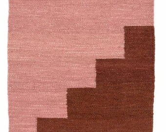 Tapete kilim de lã tecido à mão com desenho de escada rosa e marrom, para pendurar na parede.