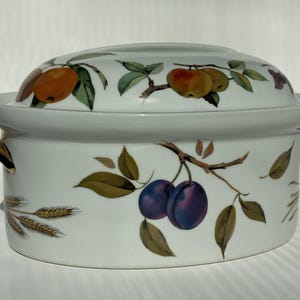 1960s English Royal Worcester Evesham Covered Gold Trim Casserole Porcelain Oven to Table Round or Oval Dish