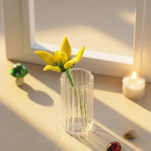 Mini Glass Daffodil Flower March Birthday Gift Best Friend Keepsake Desk Decor Flamework