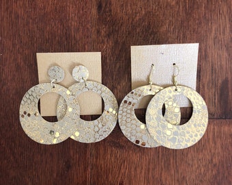 Shimmer Cut-out Disc Leather Earrings