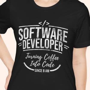 Maglietta da sviluppatore software: Trasformare il caffè in codice - Maglietta da programmatore