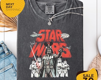 Camiseta Comfort Color® Retro Disney Star Wars Mashup / Camiseta con orejas de Mickey de Darth Vader y Stormtrooper / Camiseta vintage para fans de la ciencia ficción / Viaje a Disney