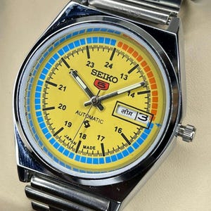 Vintage Seiko Automatic Watch: Silver Strap. 17Jewels, Yellow Dial, Day-Date, 37mm
