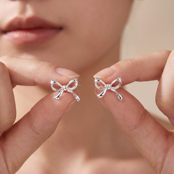 Ohrstecker aus 999er Feinsilber mit Schleife, minimalistische Ohrringe mit Schleife, zierlicher Schmuck im koreanischen Stil, süßes Geschenk für jeden Tag, Größe: 7,5 x 5 mm