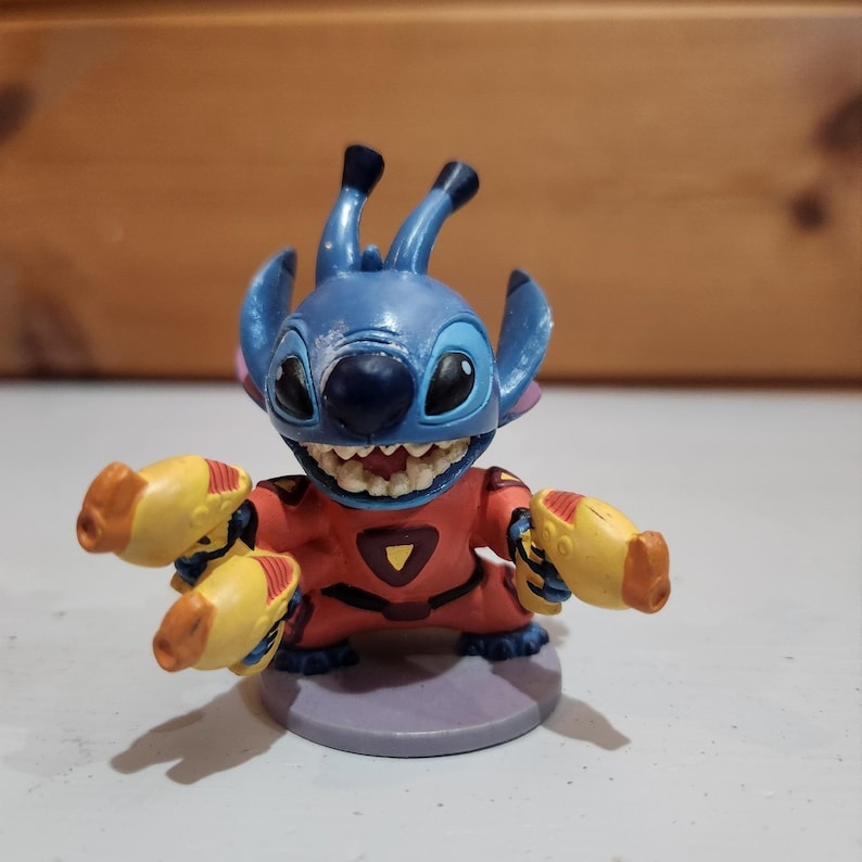 HASBRO DISNEY Lilo & Stitch 2,5 "PVC Figur Stitch Wasserpistolen 2001 Y2K Vintage Bild 1