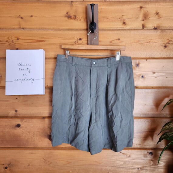 Tommy Bahama, Tommy Bahama Shorts 100% Silk Pleat Front High Waist Herringbone Vintage Size 14