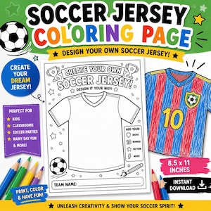 Puede incluir: Una página para colorear de una camiseta de fútbol imprimible que mide 21,6 por 27,9 cm. La hoja presenta un contorno de camiseta con cuello en V en blanco, un espacio para el nombre del equipo y sugerencias para añadir una insignia, un número y un patrón. Se muestra un ejemplo de camiseta coloreada con rayas rojas y azules y el número 10 junto a lápices de colores.