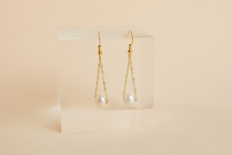 Boucles d'oreilles plaquées or perle d'eau douce bijoux de mariée bijoux mariage bijoux fins de mariée perles naturelles image 1
