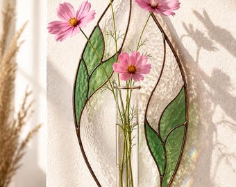 Botanical Stained Glass Wall Vase Suncatcher – Pink Cosmos Flower Display,  Floral Window Hanging, Elegant Nature Inspired Home Decor.