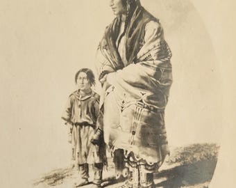 Dacota Woman and Assiniboin Girl – Karl Bodmer Ethnographic Portrait – Antique Postcard Reproduction of 1830s Engraving