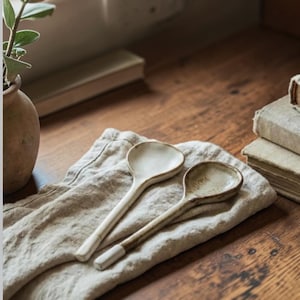 Handgemachter rustikaler Keramiklöffel - Vintage Matte Pottery Dessert Löffel