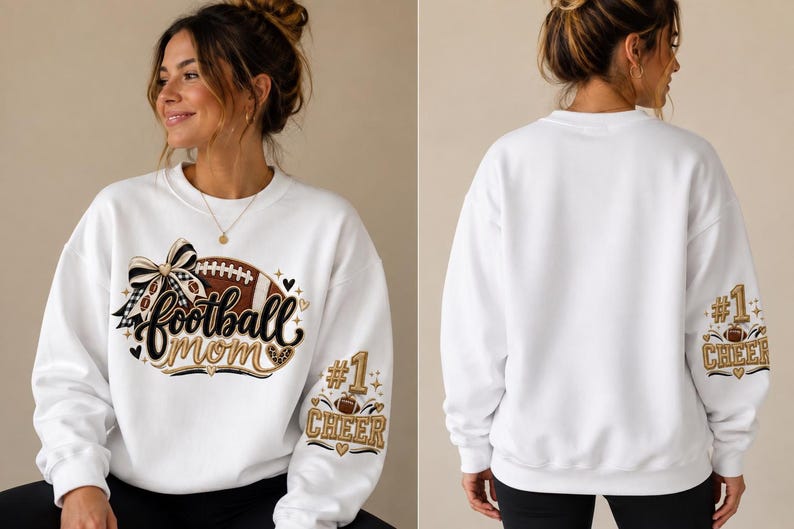 Peut inclure: Un sweat-shirt blanc &agrave; col rond avec un motif sur le devant repr&eacute;sentant un ballon de football marron, un n&oelig;ud &agrave; carreaux noir et blanc et le texte football mom. La manche gauche affiche le texte #1 CHEER avec un petit ballon en or et noir.