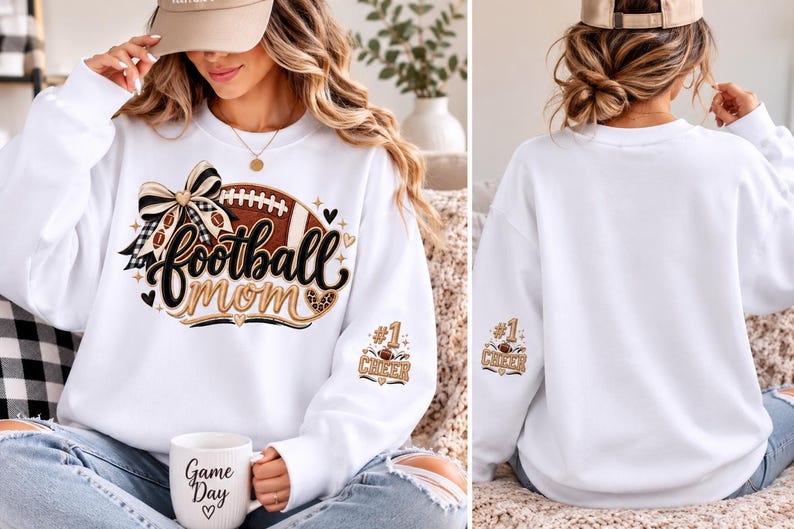 Peut inclure: Un sweat-shirt blanc &agrave; col rond orn&eacute; d'un motif repr&eacute;sentant un ballon de football marron, un n&oelig;ud &agrave; carreaux noir et blanc, et l'inscription "football mom" en lettres noires et dor&eacute;es. La manche porte le texte "#1 CHEER" avec un ballon.