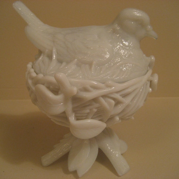 Vintage Rare Westmoreland MILK GLASS Bird in a Nest on Pedestal Covered Candy Dish Compote Serving Display