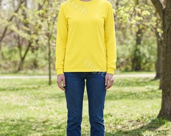 Maqueta de camiseta unisex de manga larga Comfort Colors 6014 color amarillo neón para impresión bajo demanda (descarga digital)