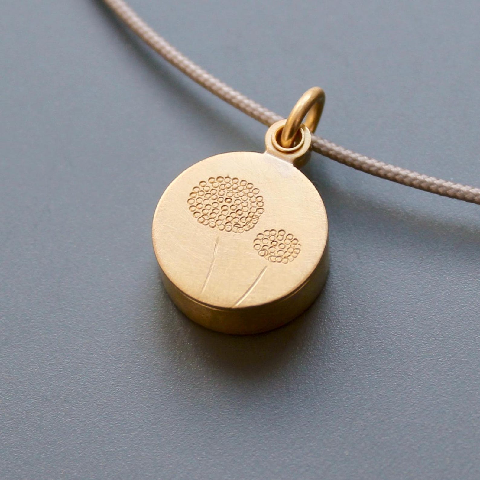 Remembrance Locket Elegant Golden Remembrance Locket Filled With Forget Me Not Seeds - Etsy