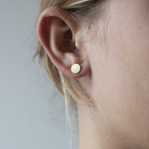 Dainty elegant ear studs 18ct gold with bubbles design image 2