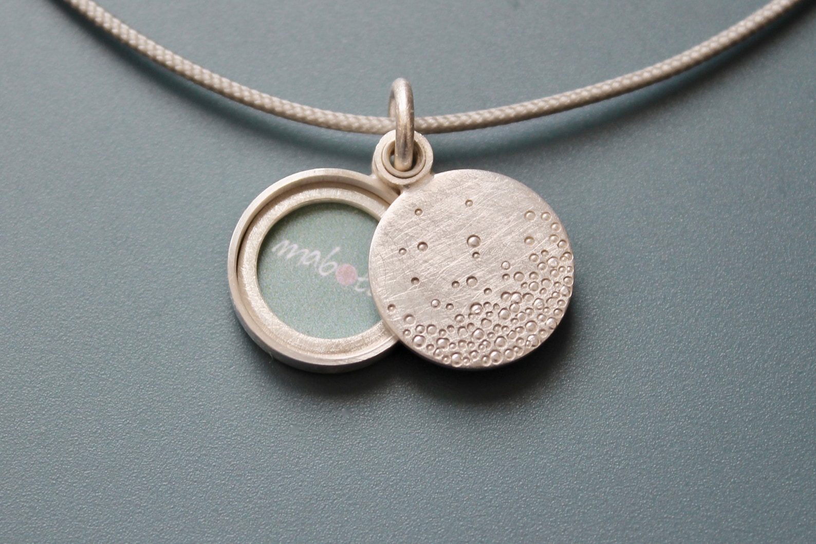 Kleines Medaillon für ein Foto aus Sterling Silber mit Etsy