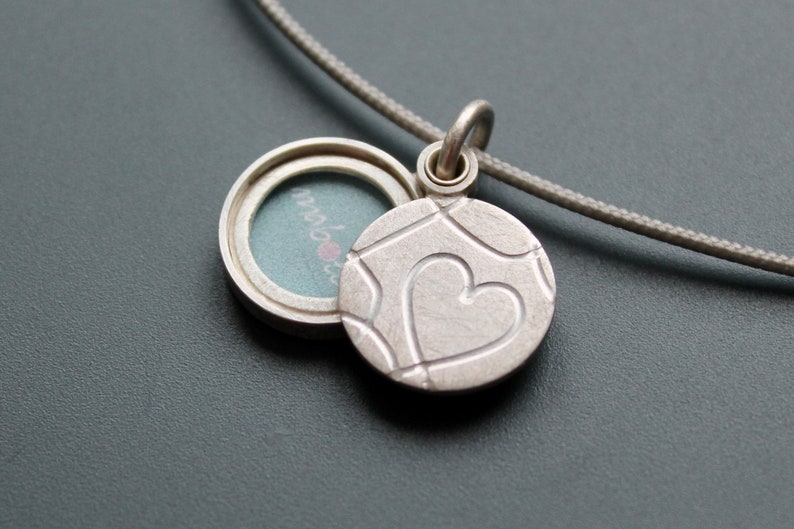 romantic picture locket with elegant heart design in Sterling Silver image 4