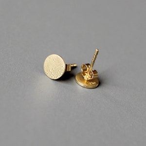 Dainty elegant ear studs 18ct gold with bubbles design image 3