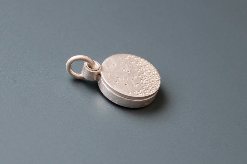 kleines Medaillon für ein Foto aus Sterling Silber mit Luftblasen Bild 4