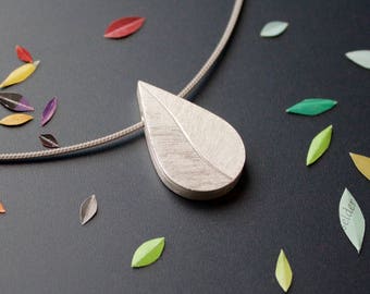 elegant sterling silver leaf photo pendant