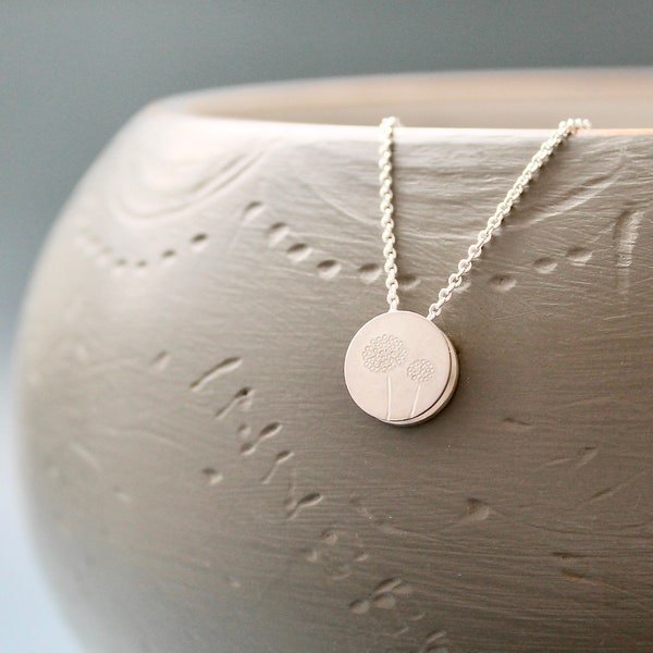 Small dandelion necklace in sterling silver with dandelions